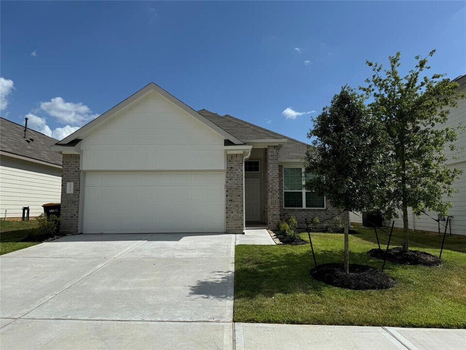 2839 Jacqueline Ln in Conroe, TX - Building Photo