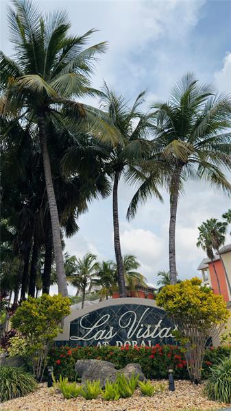 8235 Lake Dr in Doral, FL - Building Photo