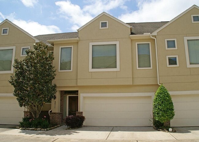 property at 3815 Center Plaza Dr