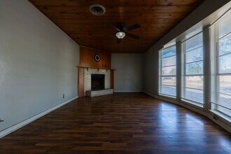 1719 Austin St in Portland, TX - Building Photo - Building Photo