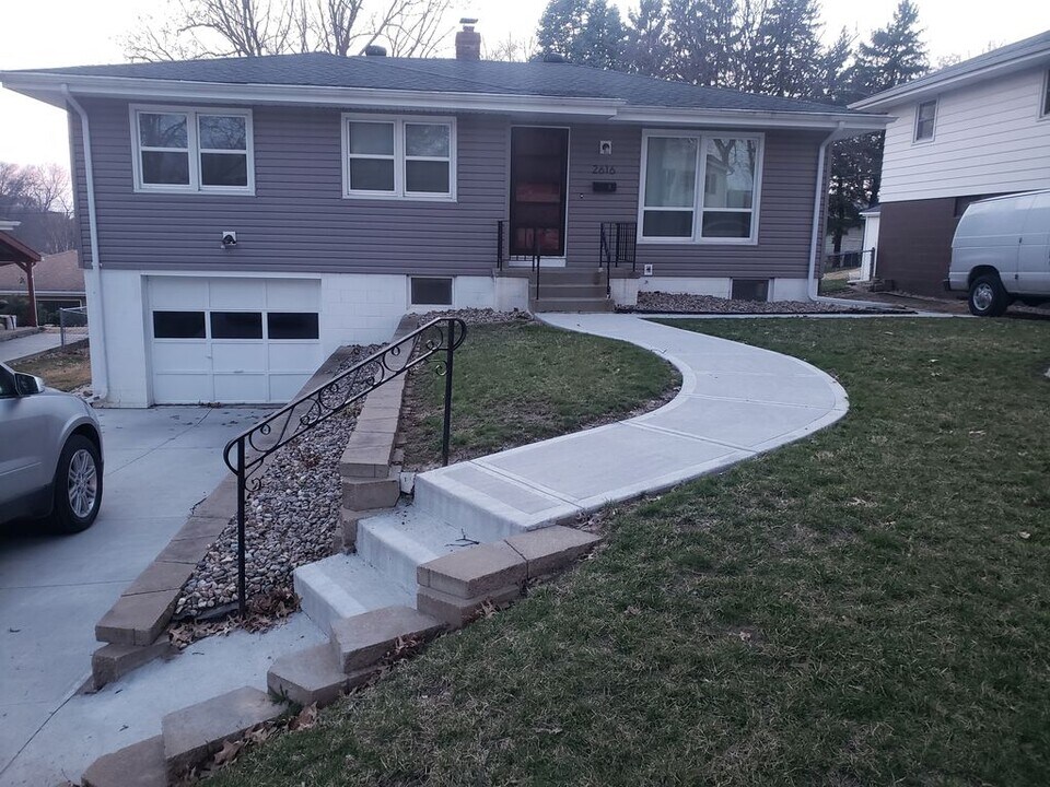 2616 S 48th Ave in Omaha, NE - Building Photo