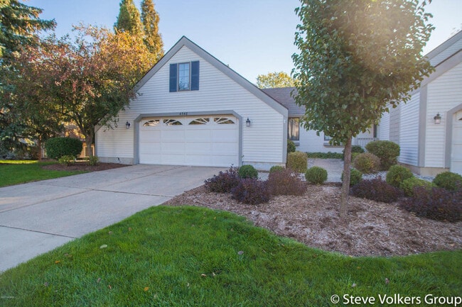 4548 Whisperwood Ct SE