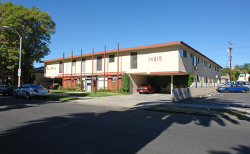 Friar Tuck in Van Nuys, CA - Building Photo - Building Photo