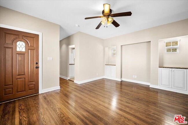 property at 4208 Lafayette Pl