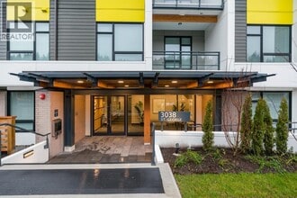 3038 St George St in Port Moody, BC - Building Photo - Building Photo