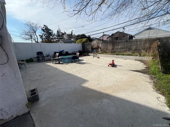 227 E Chester St in Long Beach, NY - Building Photo - Building Photo