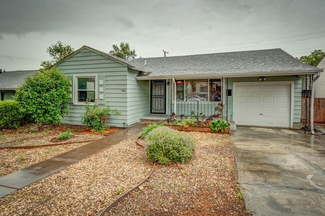 566 Russell St in Vallejo, CA - Foto de edificio - Building Photo