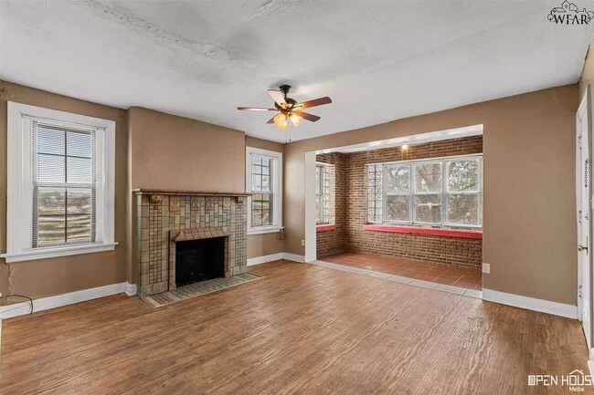 property at 1821 9th St
