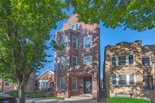 3328 S Emerald Ave in Chicago, IL - Building Photo