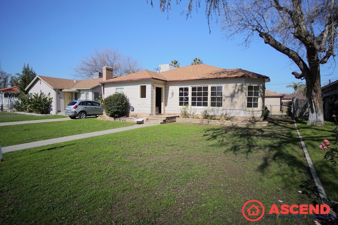 110 Lincoln St in Bakersfield, CA - Building Photo