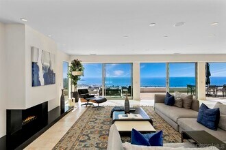 8244 Prestwick Dr in San Diego, CA - Building Photo - Building Photo
