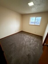 1216 Eisenhower Ave in Great Bend, KS - Building Photo - Building Photo