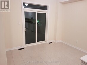 38 Greenwood Dr in Essa, ON - Building Photo - Building Photo