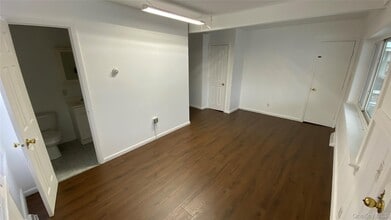 102 Sullivan St in Wurtsboro, NY - Building Photo - Building Photo