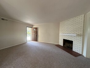 290 Apple Grove Ln in Santa Barbara, CA - Building Photo - Building Photo