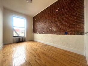 444 Ralph Ave in Brooklyn, NY - Foto de edificio - Building Photo