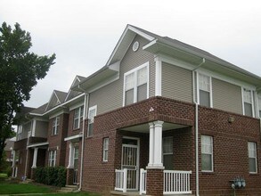 The Metropolitan and Greenlaw Place Apartments in Memphis, TN - Building Photo - Building Photo