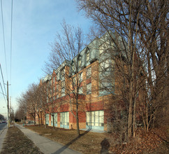 Roding Park Place in Toronto, ON - Building Photo - Building Photo