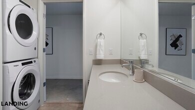 2301 E Union St, Unit B220 in Seattle, WA - Building Photo - Building Photo