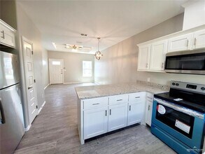 1723 Davenport St, Unit 4 in Weslaco, TX - Building Photo - Building Photo