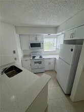 3400 Pinewalk Dr N in Margate, FL - Building Photo - Building Photo
