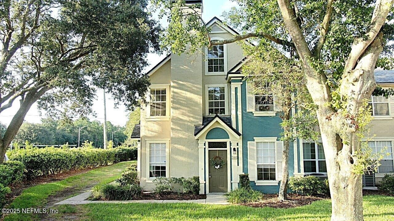 13703 Richmond Park Dr N in Jacksonville, FL - Building Photo