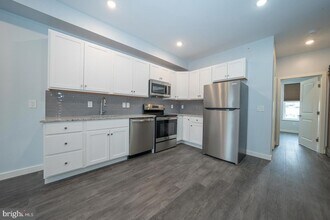 202 W Susquehanna Ave, Unit 3 in Philadelphia, PA - Foto de edificio - Building Photo