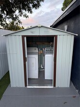 2101 NW 105th Terrace in Miami, FL - Foto de edificio - Building Photo