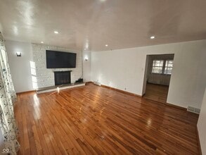 6607 Lockwood Ln in Indianapolis, IN - Building Photo - Building Photo