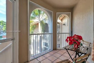 433 SW 86th Ave in Pembroke Pines, FL - Foto de edificio - Building Photo
