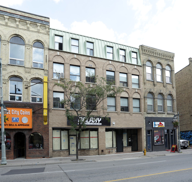 352 Richmond St in London, ON - Building Photo