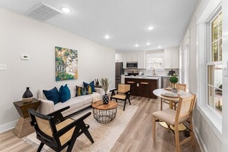 9 E Berry St in Sandston, VA - Building Photo - Building Photo