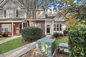 230 North Cir in Bluffton, SC - Foto de edificio - Building Photo