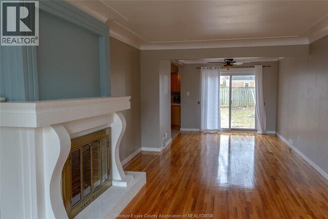 3033 Church St in Windsor, ON - Building Photo - Building Photo