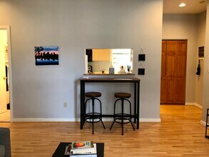 2A Wellington St, Unit 5 in Boston, MA - Building Photo - Building Photo