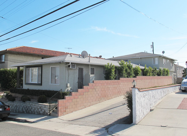 1367-1373 W 7th St in San Pedro, CA - Building Photo - Building Photo