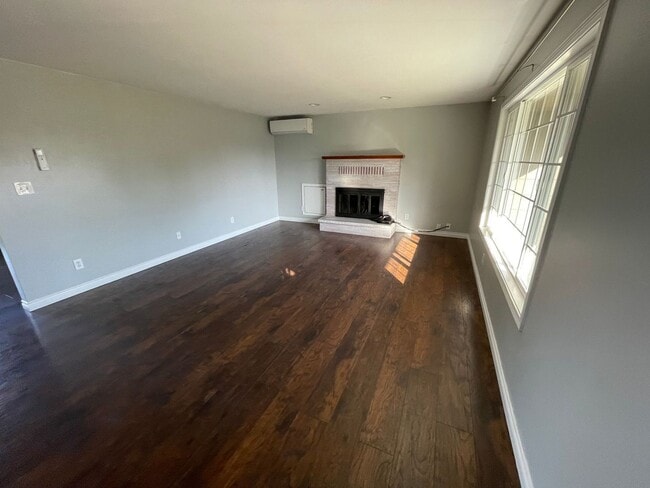 896 Mahaya Ct SE in Salem, OR - Foto de edificio - Building Photo
