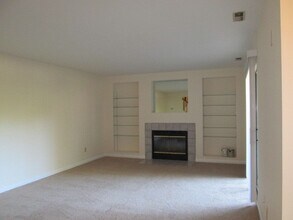 246 Brookberry Cir in Chapel Hill, NC - Building Photo - Building Photo