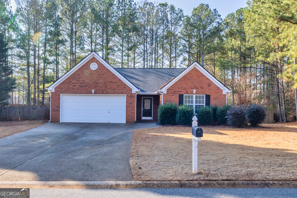 102 Addison Ln in Hoschton, GA - Foto de edificio