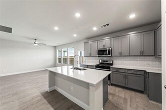 3208 Lucia Wy in Princeton, TX - Foto de edificio - Building Photo