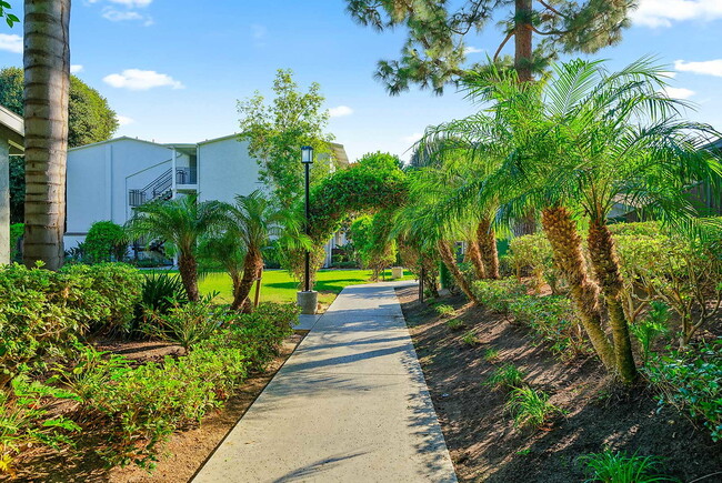 Haver Hill in Fullerton, CA - Foto de edificio - Building Photo