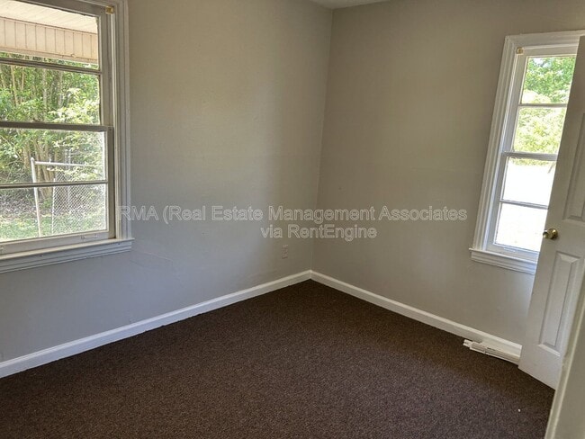 413 Springview Dr in Griffin, GA - Building Photo - Building Photo