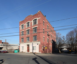 197 S Leonard St in Waterbury, CT - Building Photo - Building Photo