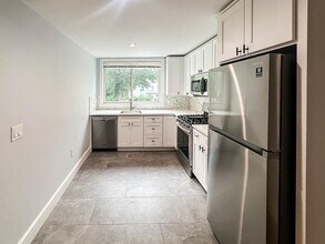 195 Hutton St in Jersey City, NJ - Building Photo - Building Photo