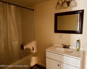 517 Delaware Ave in Olyphant, PA - Building Photo - Building Photo