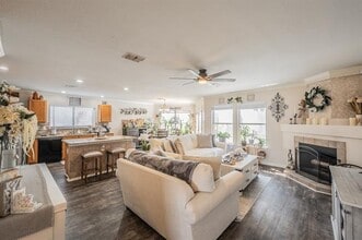 4204 Cave Cove Ct in Fort Worth, TX - Building Photo - Building Photo