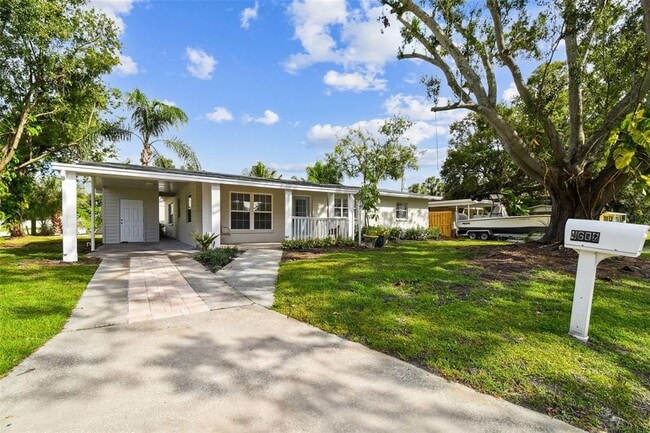 4602 S Renellie Dr in Tampa, FL - Building Photo - Building Photo