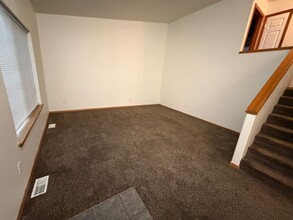 8011 Hudson Dr in Pasco, WA - Building Photo - Building Photo