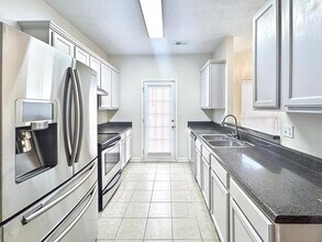 4159 Park Chase Dr in East Point, GA - Building Photo - Building Photo