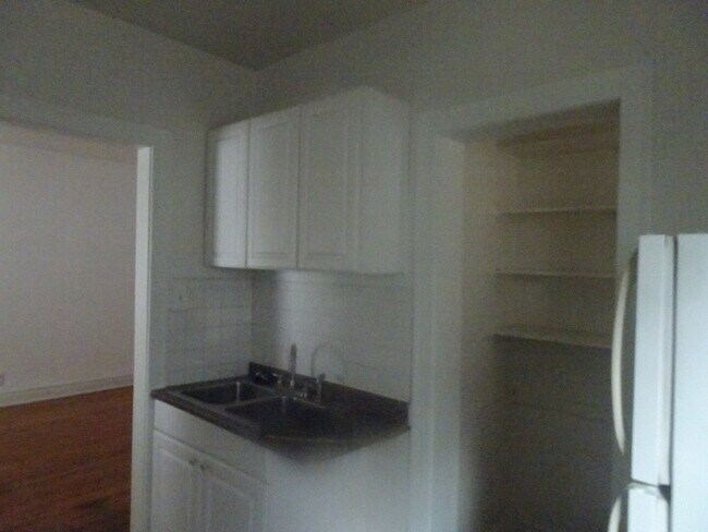 4423 W Irving Park Rd in Chicago, IL - Building Photo - Building Photo